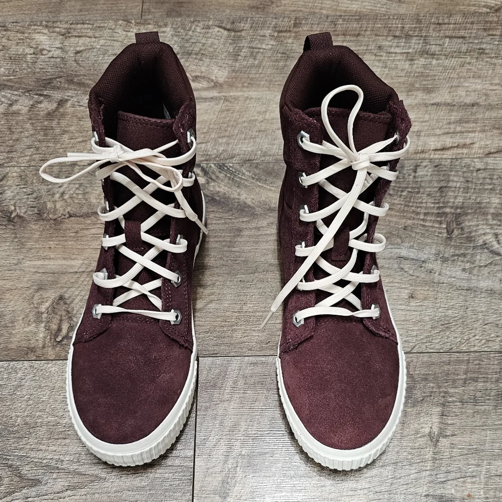 Timberland  High-Top Sneakers women's size 5.5